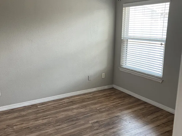 3740 Idlebrook Cir #202 — Photo 9
