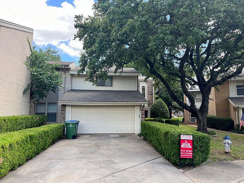 1st image of 1810 Lakecrest Ct