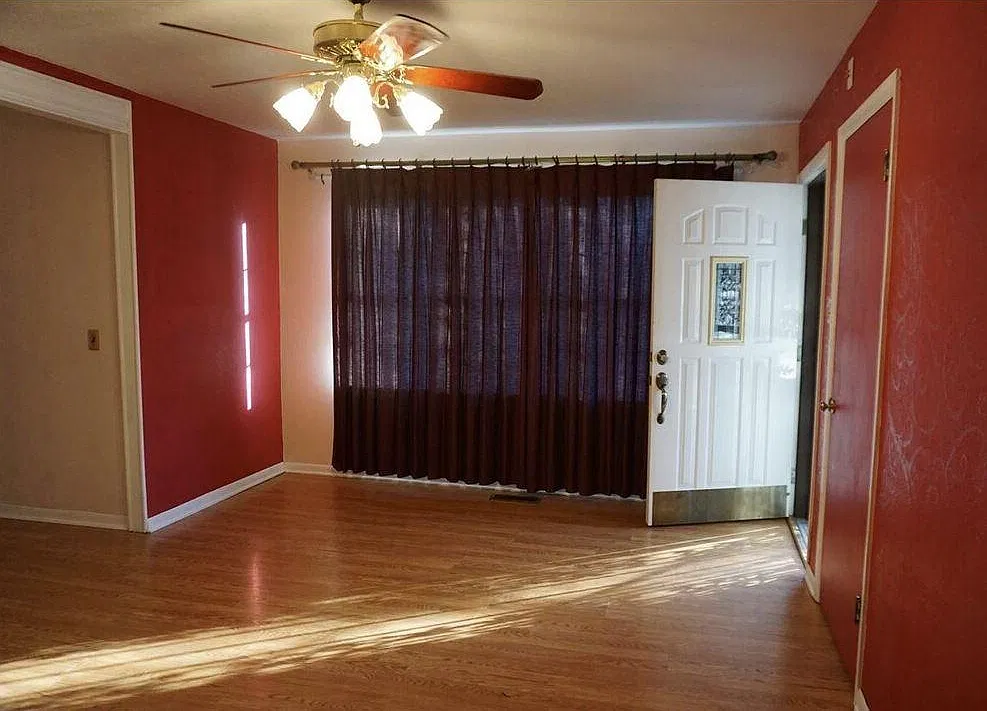 3 bed, 1415 sqft, $2,000 — Photo 2