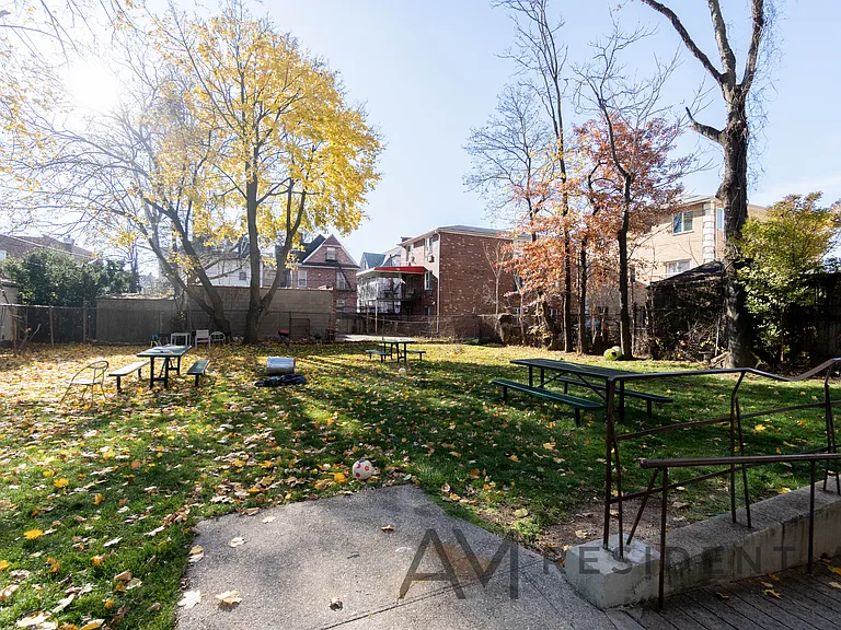 2147 E 17th St #34 — Photo 8