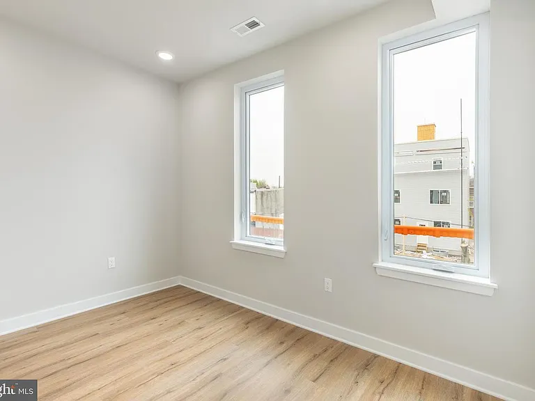 2121 Bellmore St — Photo 14