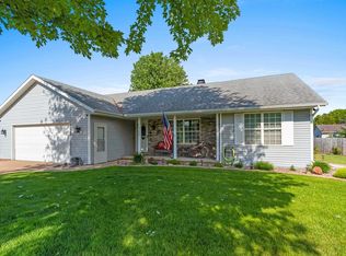 3126 Meadow Heights Ct, Green Bay, WI 54313