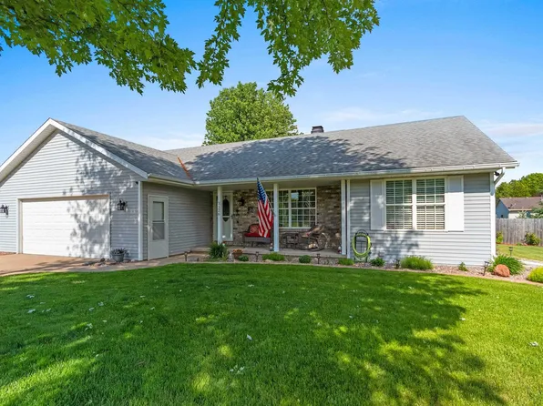 3126 Meadow Heights Ct, Green Bay, WI 54313