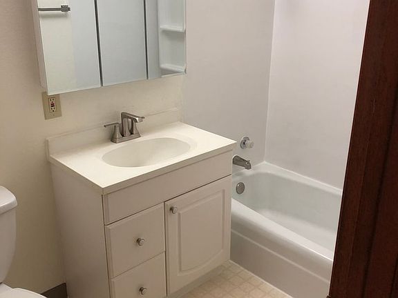 5th image of 703 Collins St APT 8