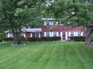 7 Tanglewood Dr, Wappingers Falls, NY 12590