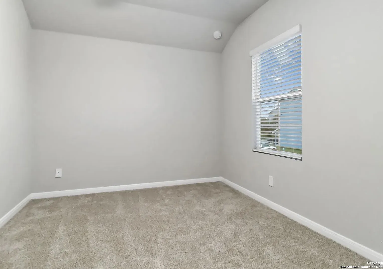 3 bed, 2.5 bath, 1313 sqft, $1,800 — Photo 3