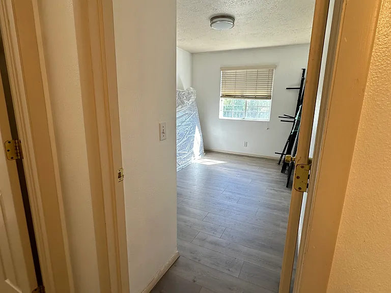 576 W 1045 N #A18 — Photo 4