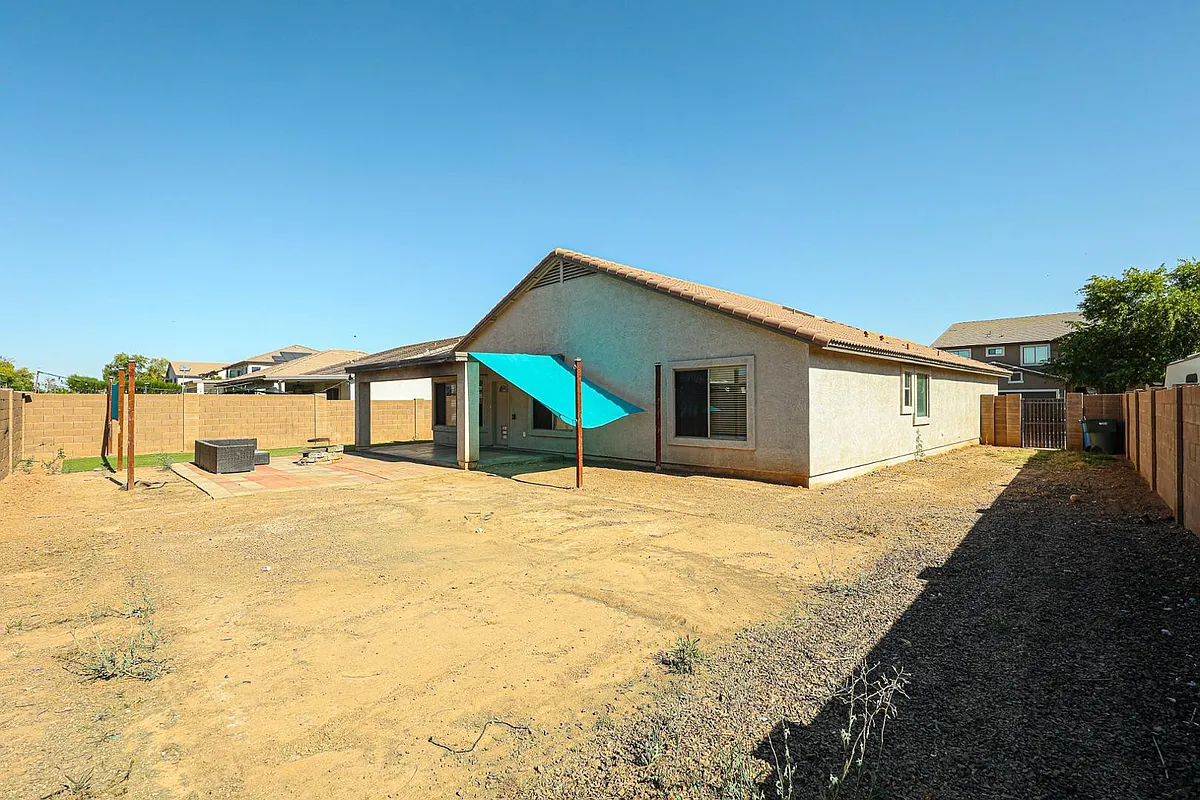 Building Photo - 7602 W Encinas Ln