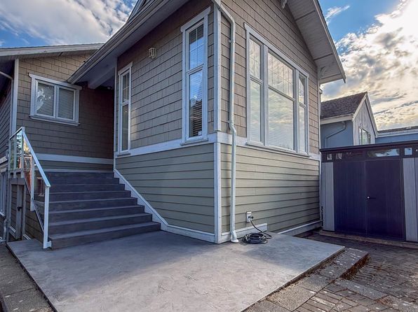 3 bedroom rental in West Vancouver — photo 2