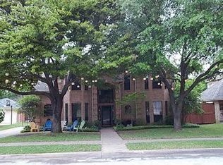 1073 W Winding Creek Dr, Grapevine, TX 76051
