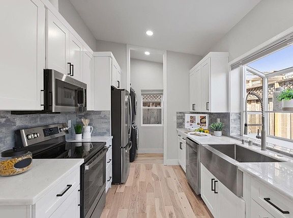 5th image of 12763 Camrose Ave #2