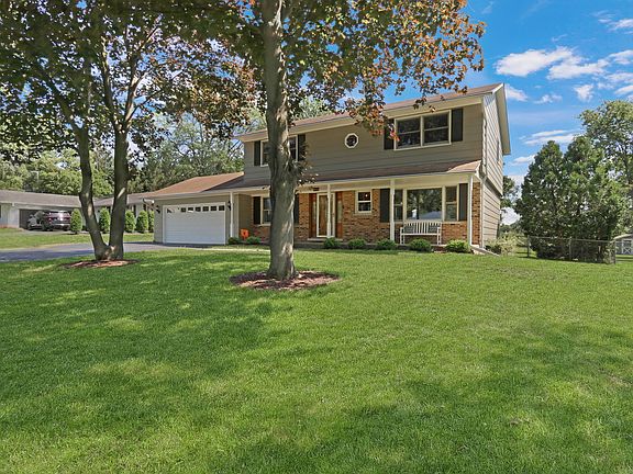 3rd image of 15033 W Redwood Ln