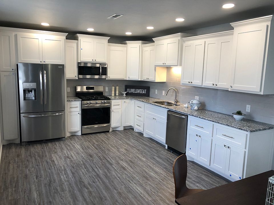 1st image of 4705 SE 41st St