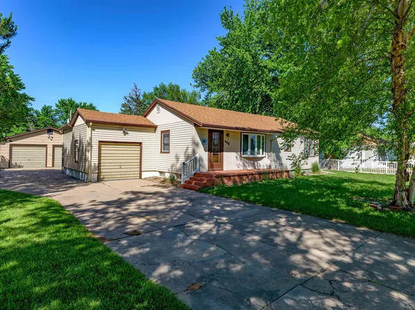 306 N Park Dr, Hutchinson, KS 67502