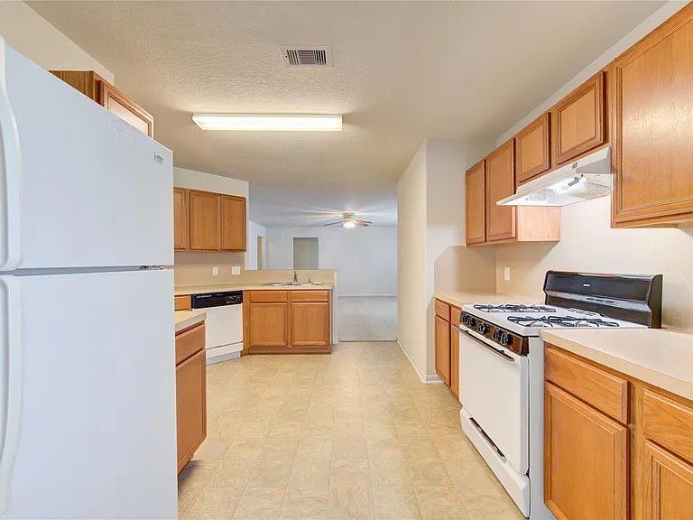3639 Barkers Crossing Ave — Photo 11