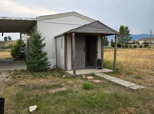 24 Oak Dr, Cody, WY 82414