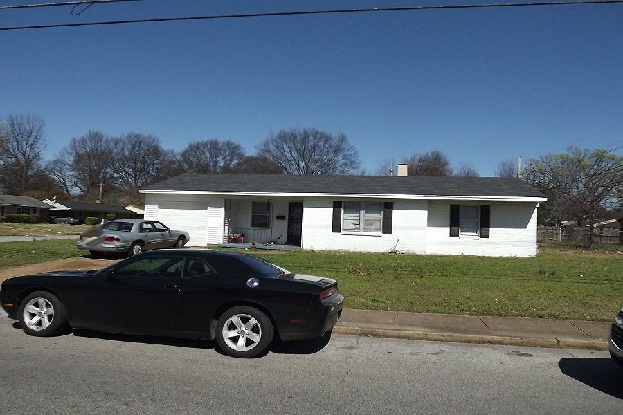 1st image of 4512 E Mallory Ave
