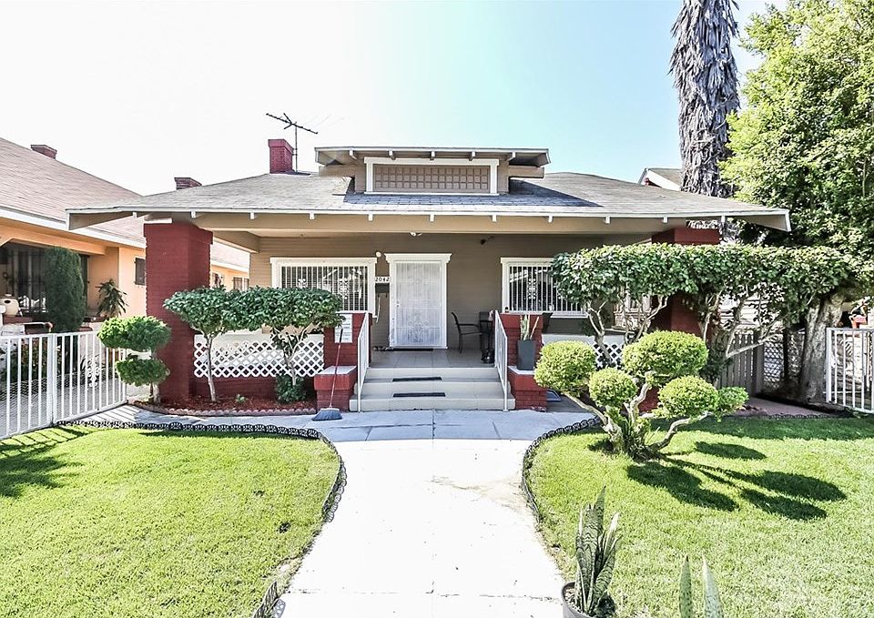 1st image of 2040 W 31st St
