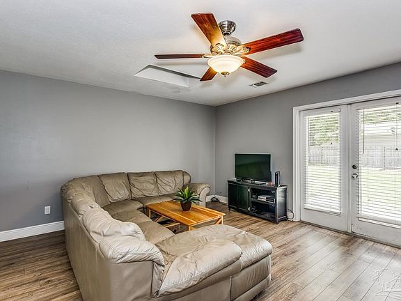 3rd image of 5395 Oakfield Dr