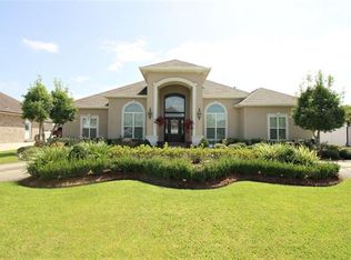 629 Bluebonnet Dr, Belle Chasse, LA 70037