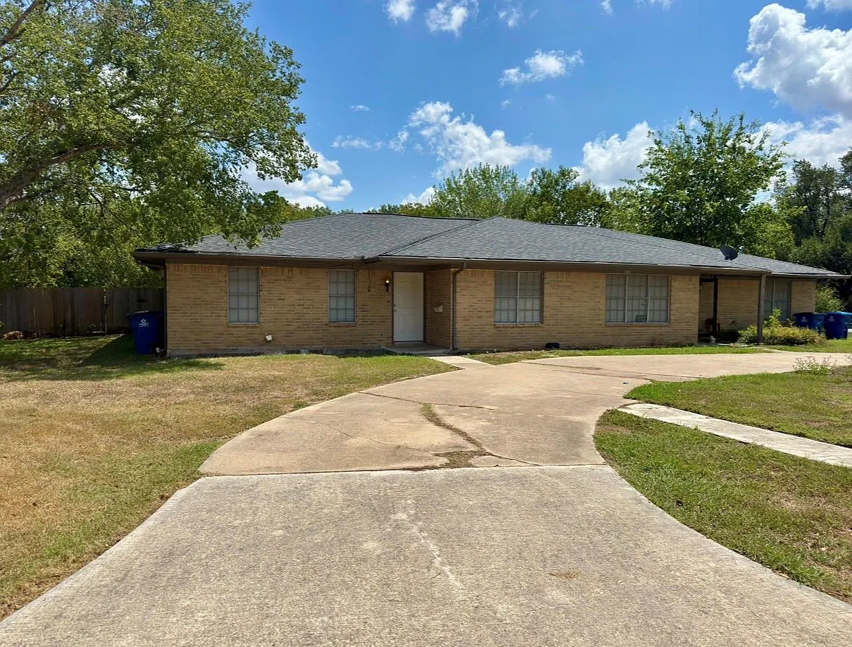 2 bed, 1.0 bath, 825 sqft, $1,100 — Photo 1