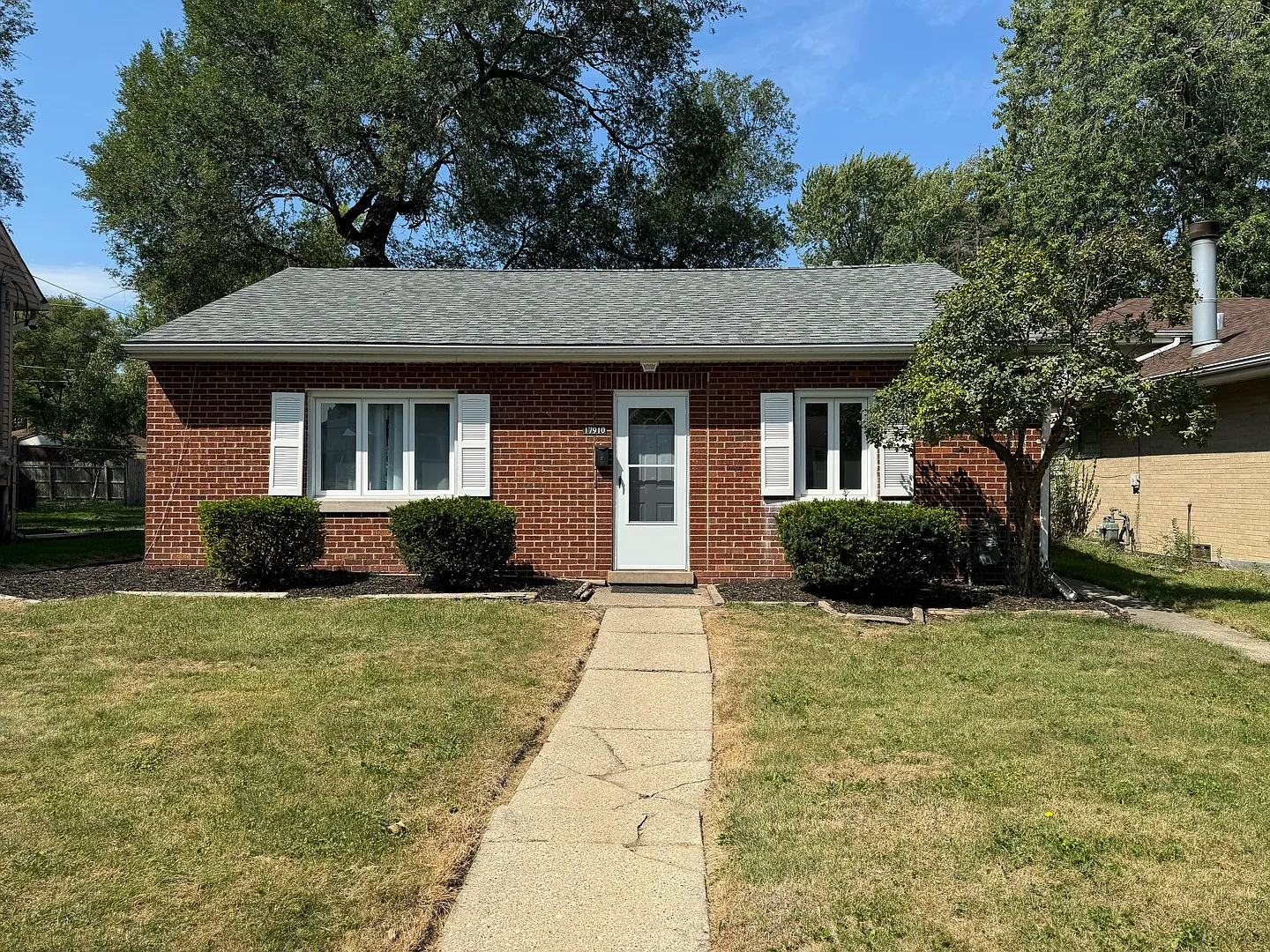 17910 Roy St photo 1