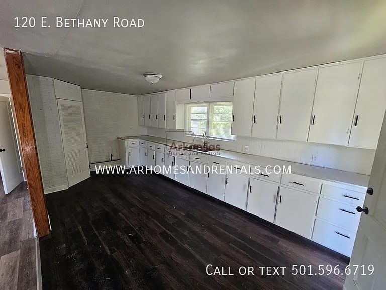 120 E Bethany Rd — Photo 14