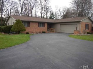 1670 Thunderbird Dr, Saginaw, MI 48609