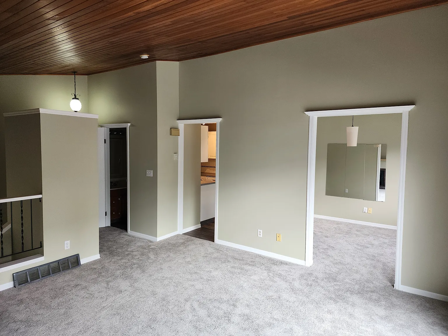 2 Bedroom in Bankview. — Photo 3