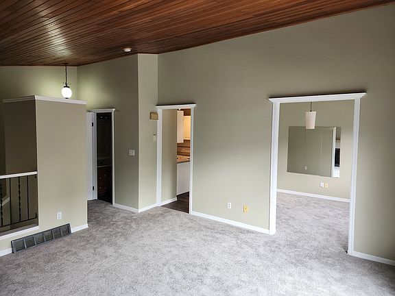 3rd image of 1603 27th Ave SW #3