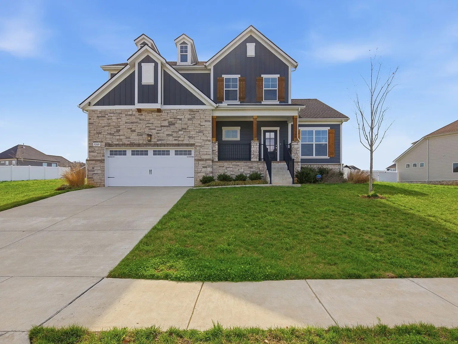 4 bed, 3.5 bath, 3216 sqft, $4,500 — Photo 1