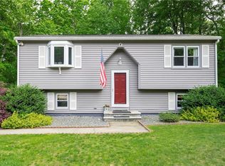 4 Crabapple Ct, Coventry, RI 02816