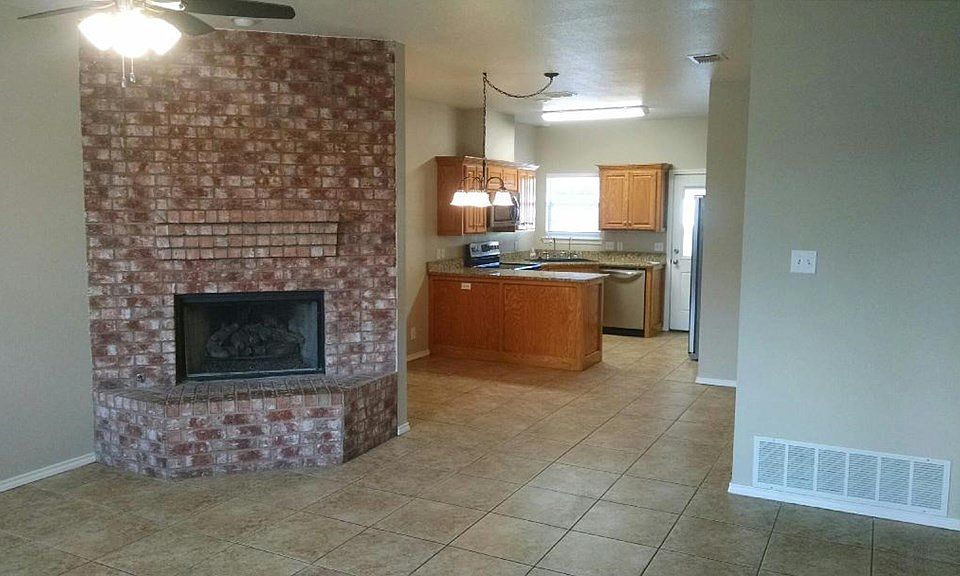 2nd image of 5104 Rainbow Rd APT B