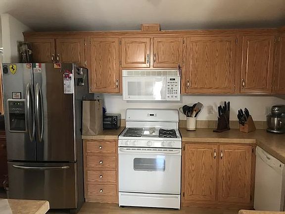 4th image of 2053 E Bayshore Rd Spc 18