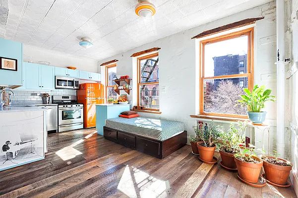 Rented by Compass | media 7