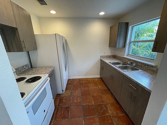 5th image of 2771 N Seacrest Blvd