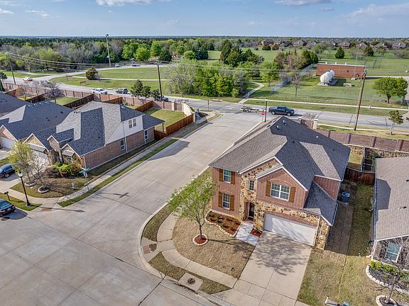 2nd image of 2685 Twin Point Dr