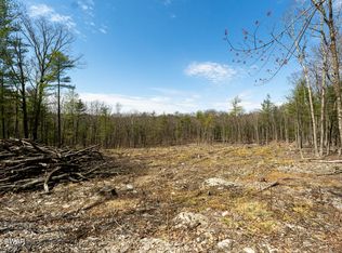 2 Beverly Dr, Lakeville, PA 18438