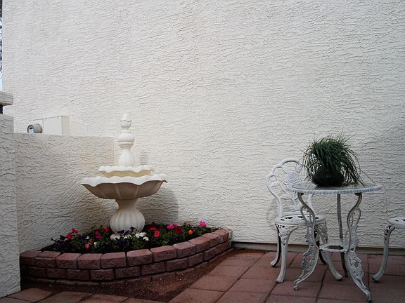 5th image of 1535 N Horne Unit 84