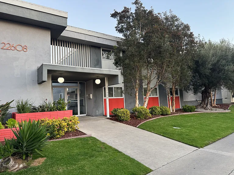 22608 Ocean Ave #15 — Photo 4