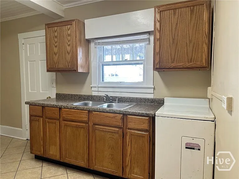 108 N College St — Photo 11