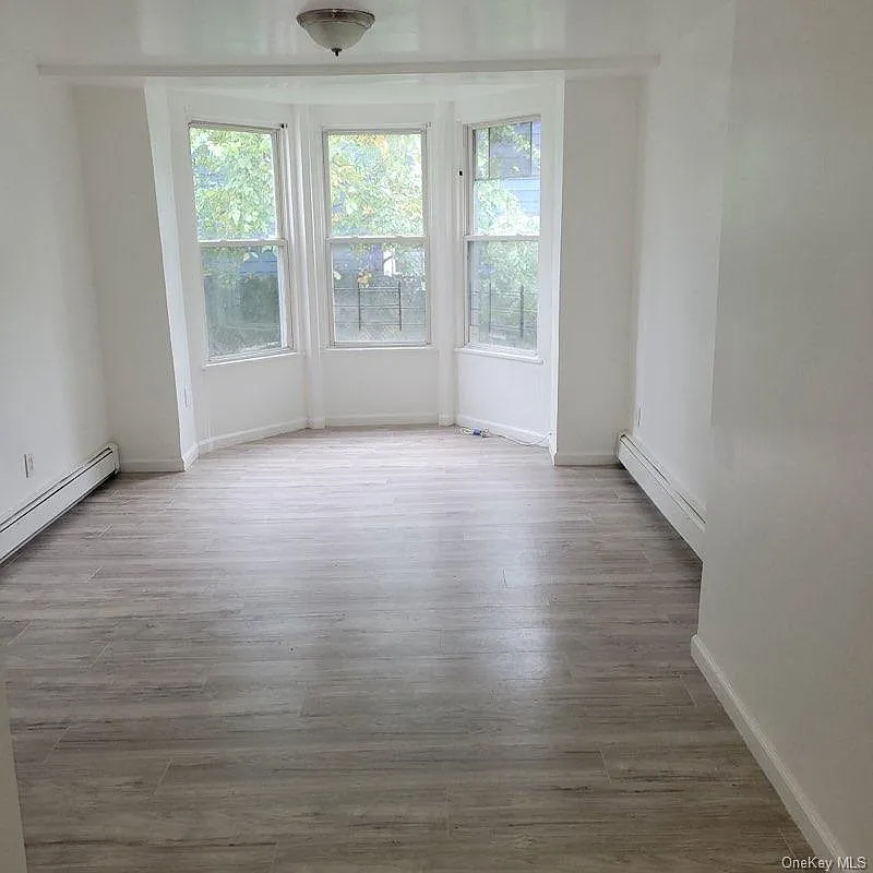 5 bed, 2.0 bath, 1200 sqft, $3,800 — Photo 1