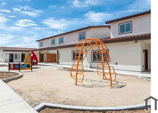 3 bed, $2,313 — Photo 4