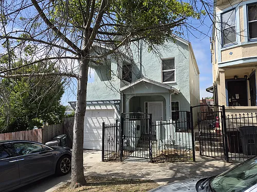 2033 E 20th St Photo 1