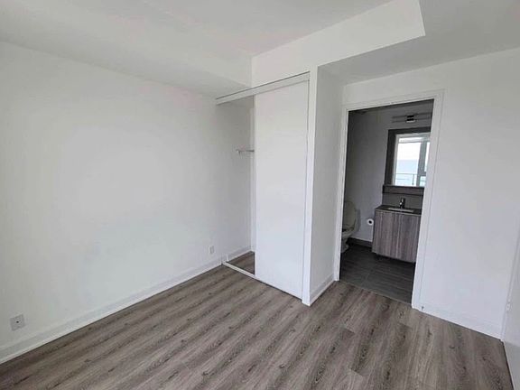 2nd image of 5 Buttermill Ave #2707