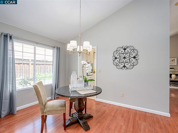5th image of 4771 Maureen Cir