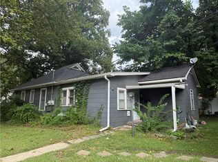 13011 8th St, Grandview, MO 64030