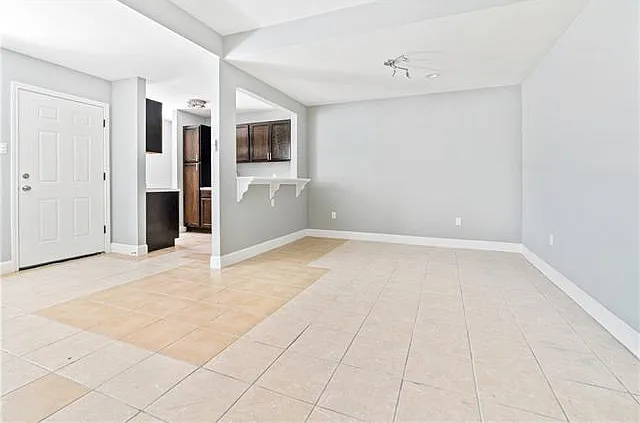 2 bed, 1.0 bath, 806 sqft, $1,250 — Photo 4