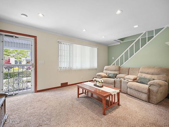 4th image of 404 Moore Road
