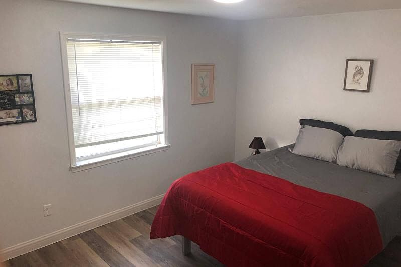 2nd image of 896 S Nova Rd #5